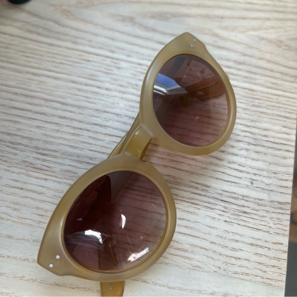 MADEWELL Hepcat Stylish Yellow Round Sunglasses - Picture 4 of 11